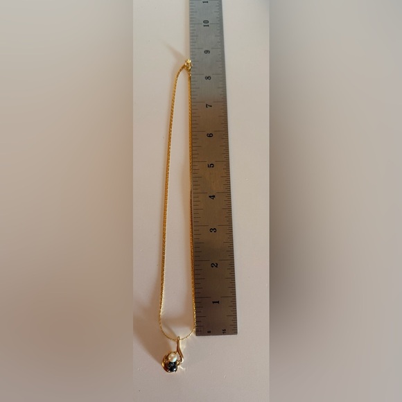 Vintage Mid Century Mod Gray & White Faux Pearls Goldtone Pendant Necklace - Picture 12 of 15